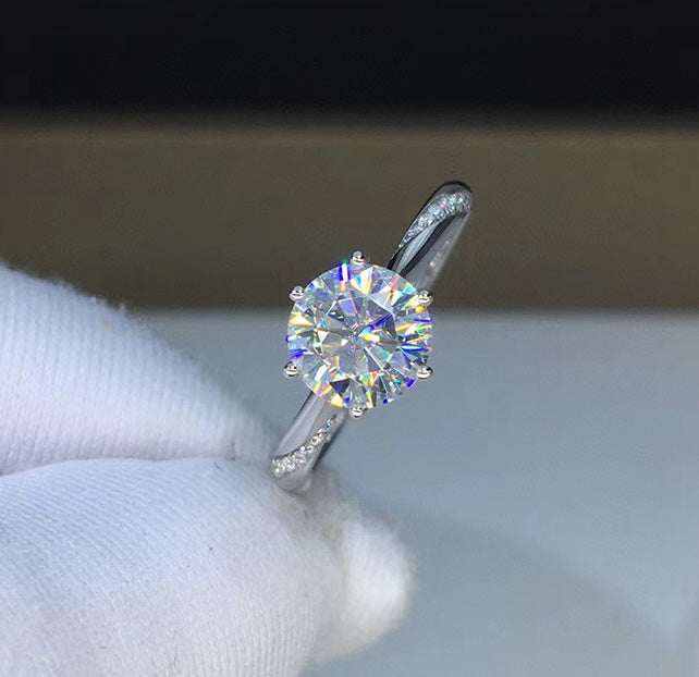 0.8 CTW DEW Colorless Round Brilliant Cut Moissanite Sterling Silver S