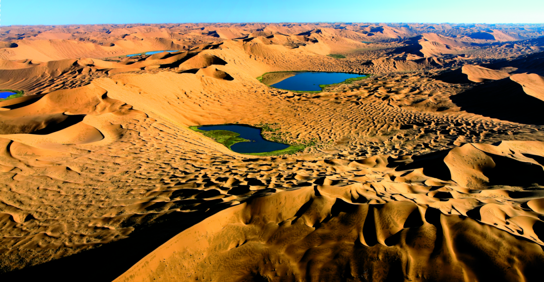 This is the Gobi Desert in Alxa Plateau