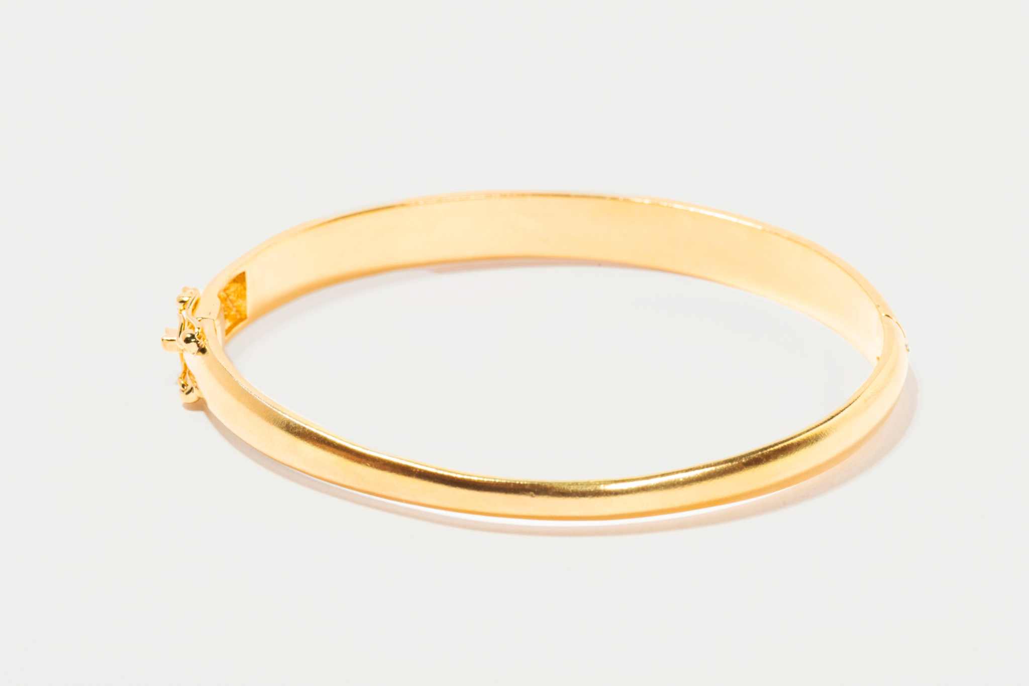 Geluk Gold Vermeil Bangle bracelet with 18K gold layer and sterling silver base