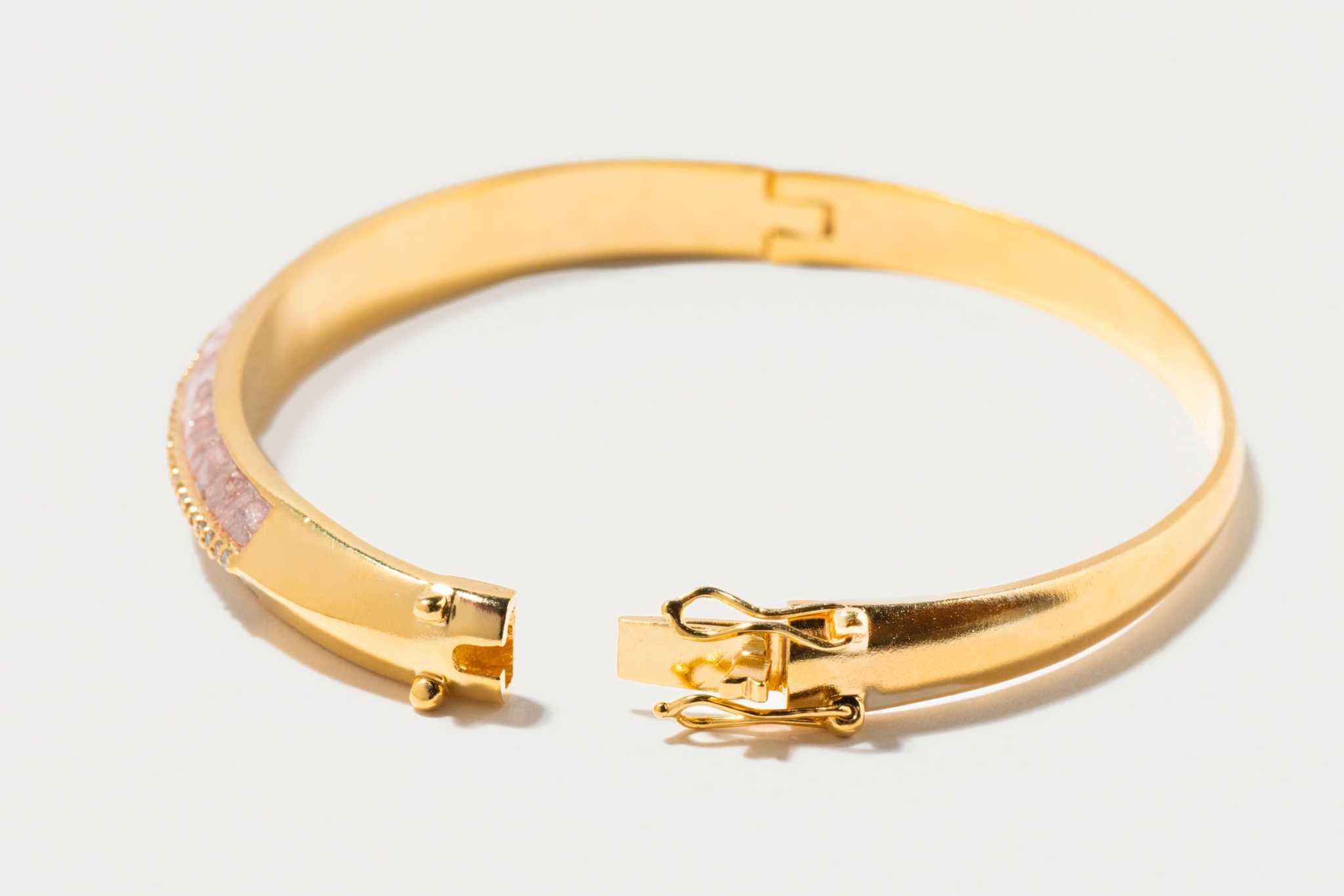 Geluk Gold Vermeil Bangle bracelet with sliced raw diamonds and rose gold resin detailing