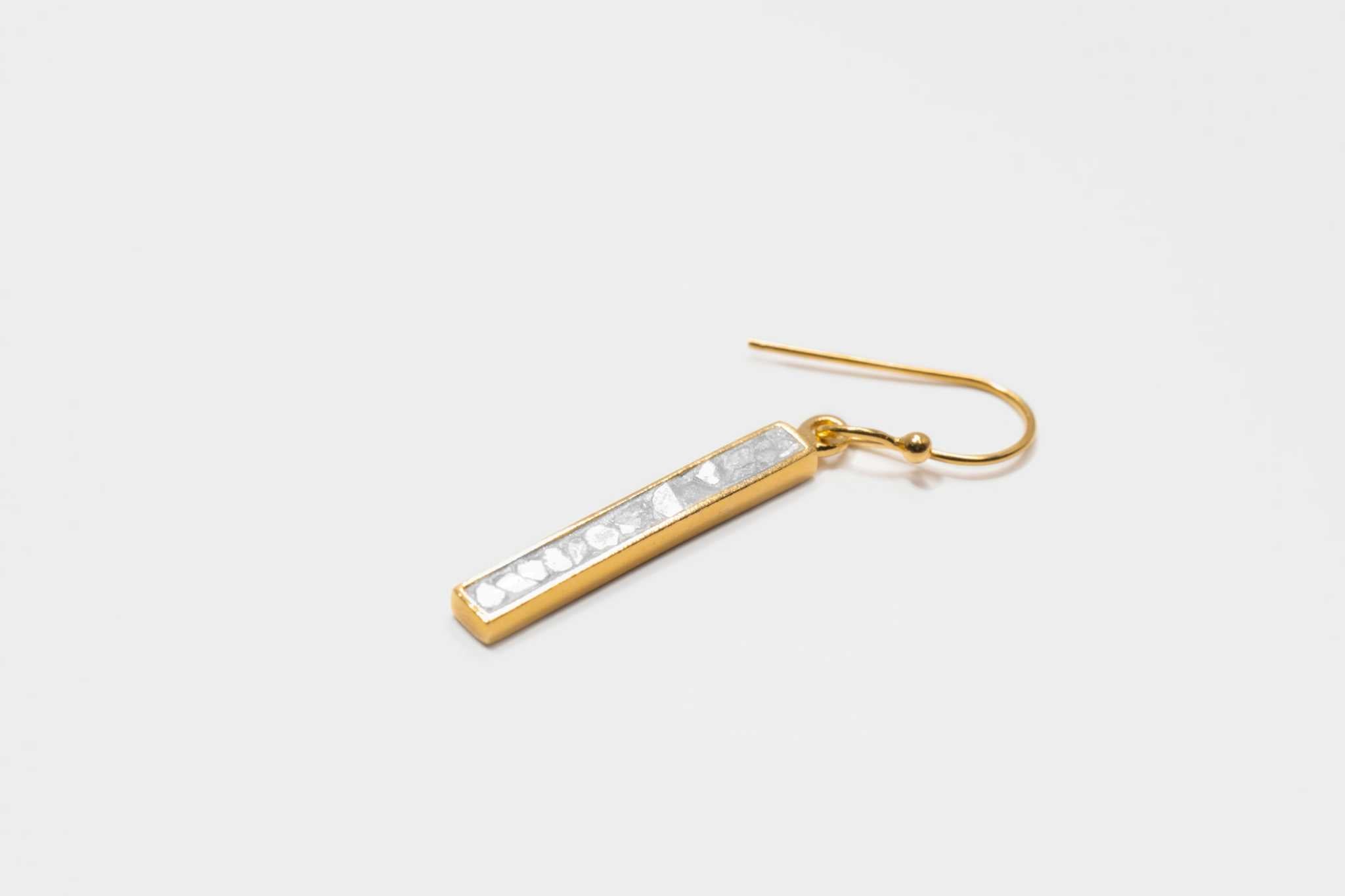 Miladi Small Gold Vermeil Earring with geometric design and raw uncut diamond detail