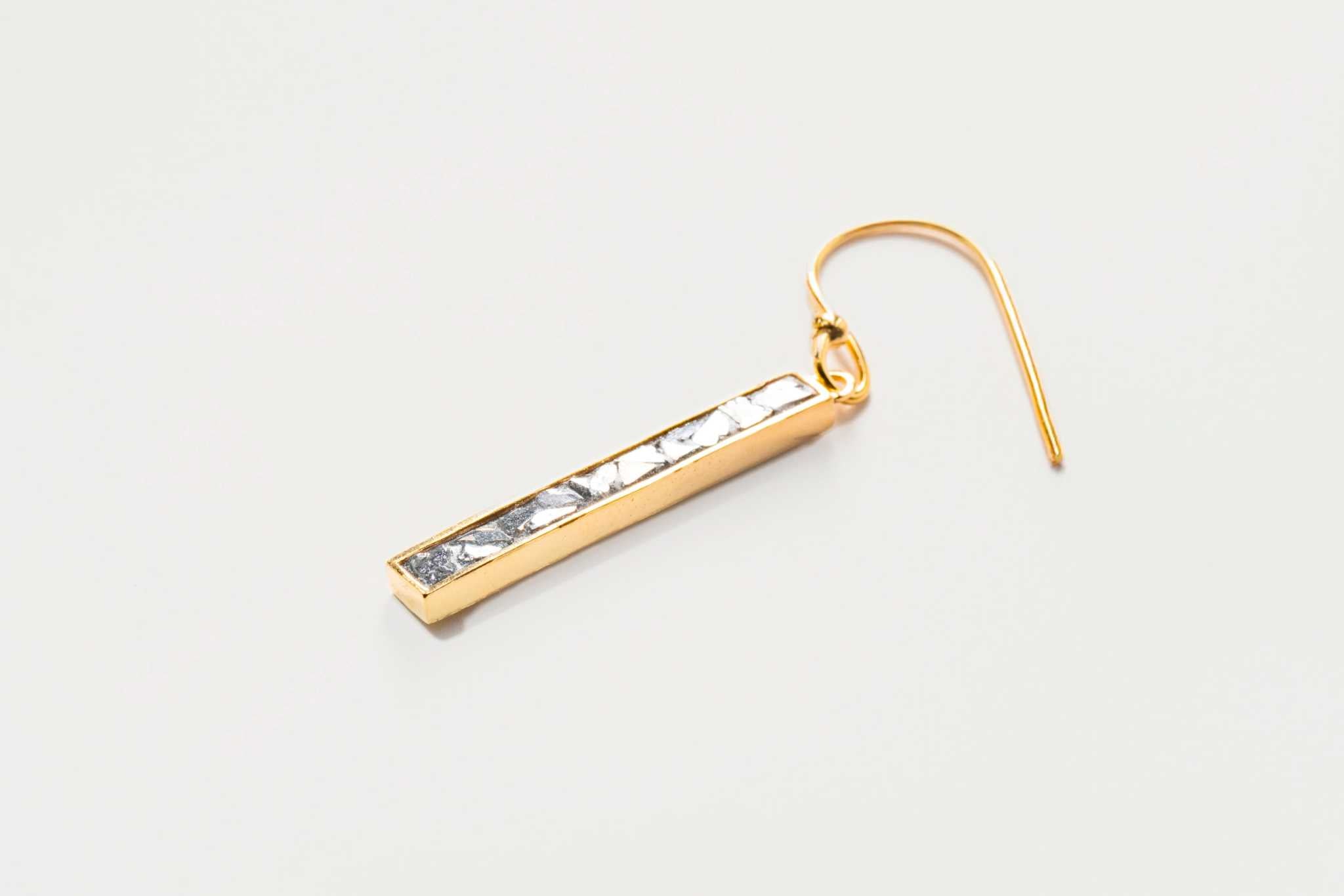 Miladi small gold vermeil earring with raw uncut diamonds in a sleek rectangular design