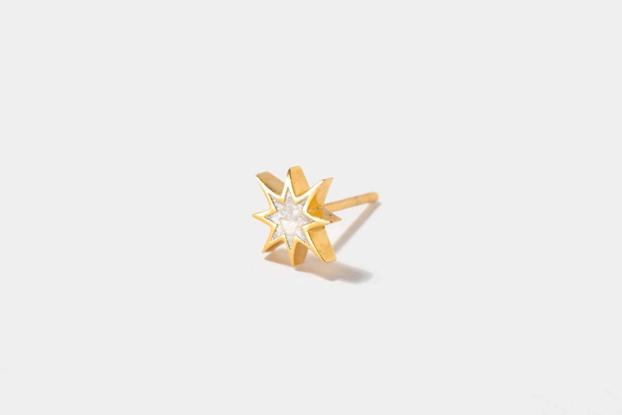 Nash Gold Vermeil stud earring with sliced raw uncut diamonds and white resin in a starburst design