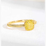 18K yellow gold twisted band ring with square cube sugar zircon gem