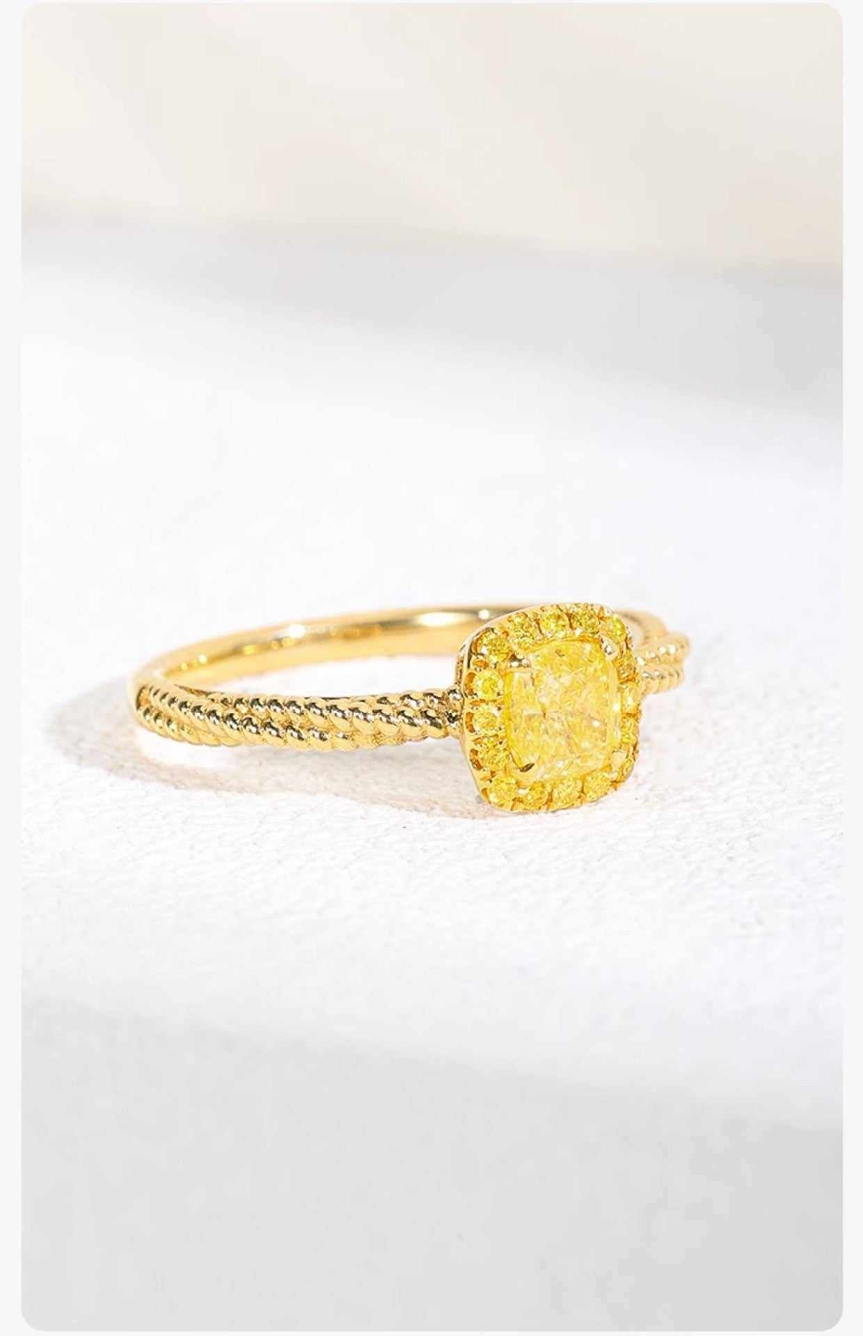 18K yellow gold twisted band ring with square cube sugar zircon gem