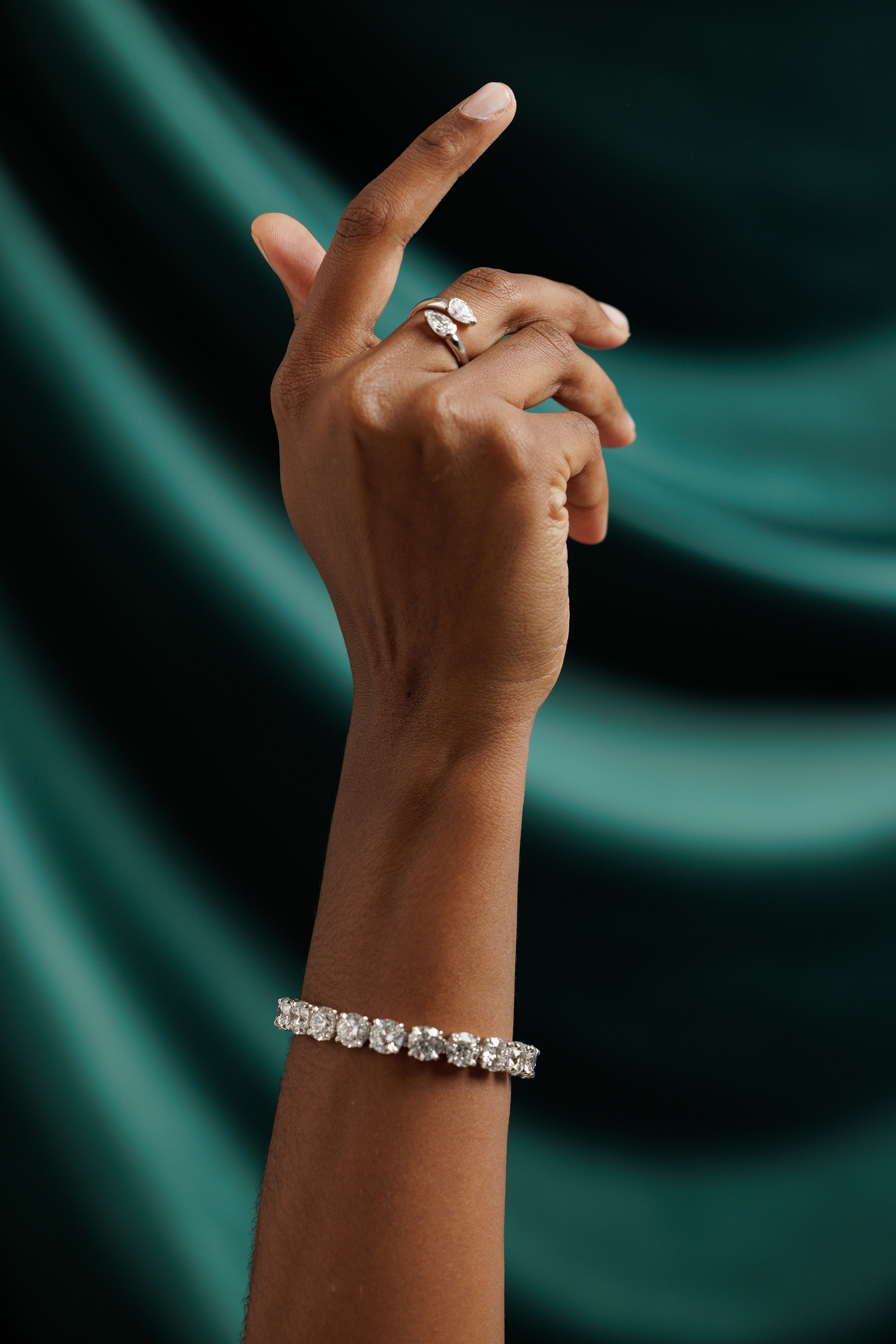 14K white gold diamond tennis bracelet with lab-grown round brilliant diamonds and secure safety clasp